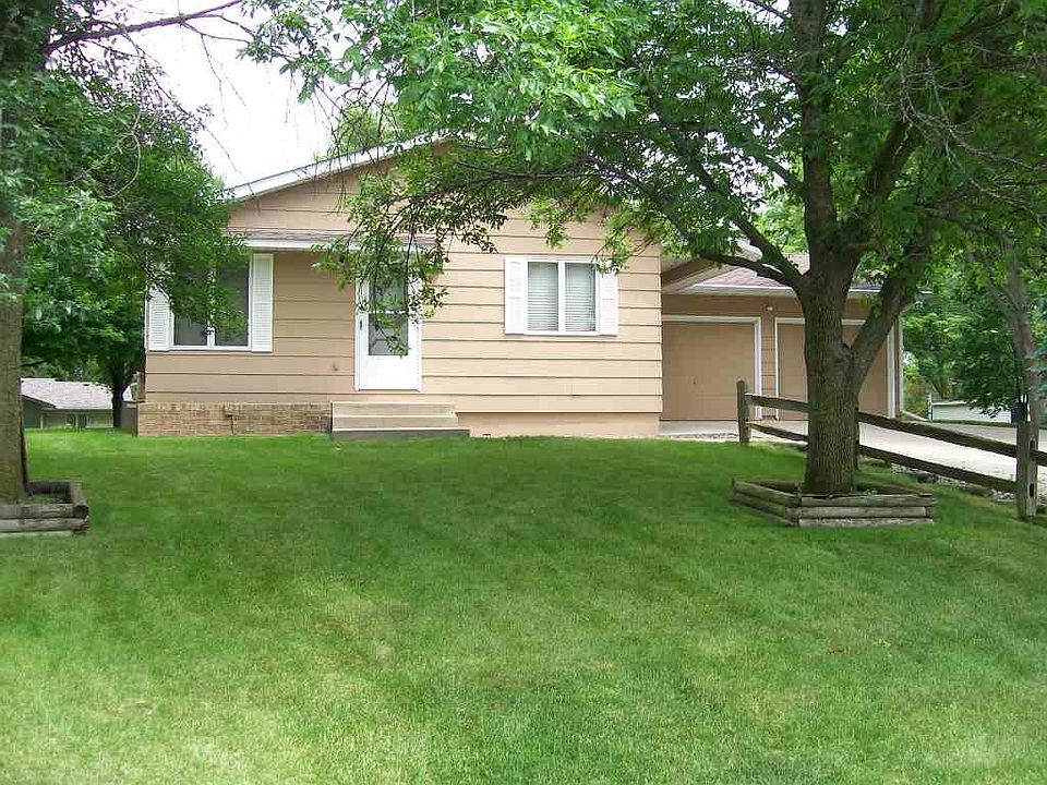 1st image of 124 Hilltop Cir #House