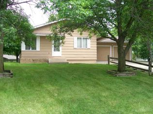 124 Hilltop Cir #HOUSE, Young America, MN 55397