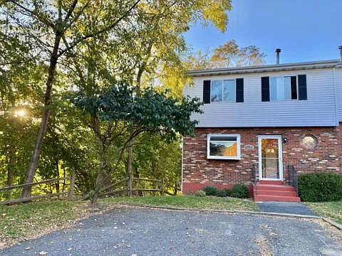 529 Harbor View Ct — Photo 1