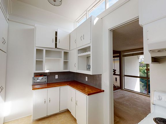3rd image of 850 S Orange Grove Blvd #1