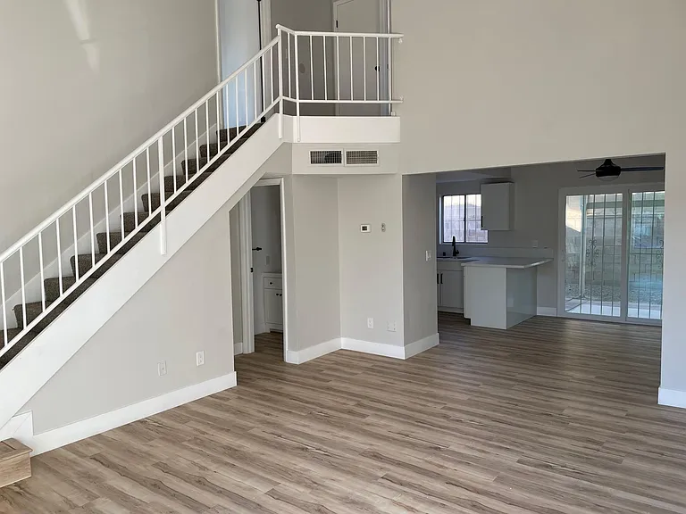 109 Blackberry Ln — Photo 3