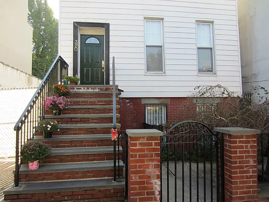 Rented by Aguayo & Huebener Brooklyn | media 2