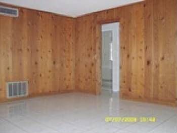 3rd image of 515 Parkwood Dr