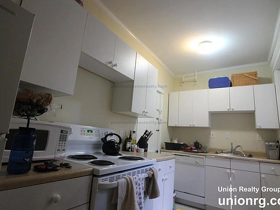 2nd image of 1637 Commonwealth Ave #88