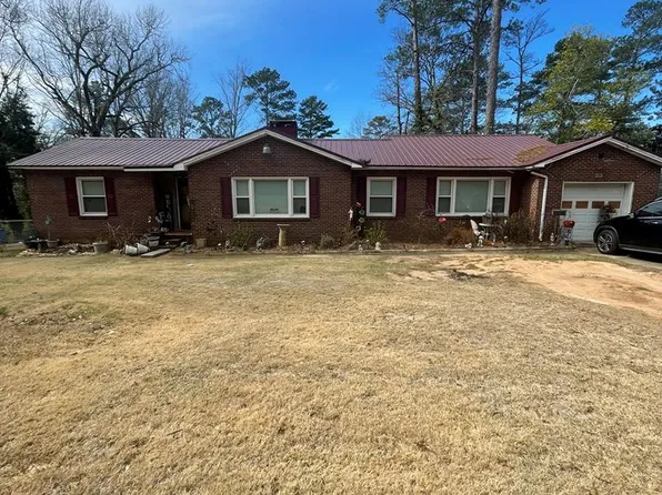 3915 Commander Dr, Columbus, GA 31903