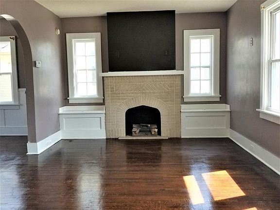 3rd image of 688 E Isabella Ave