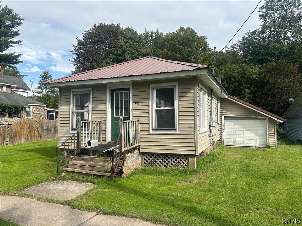 1st image of 938 Alexandria St