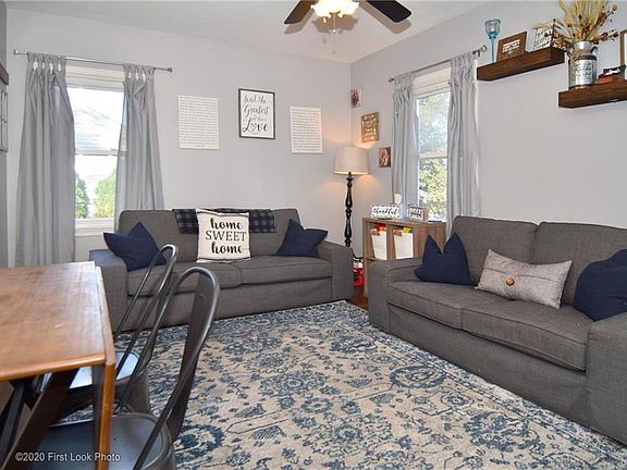 4th image of 33 Pocasset Ave