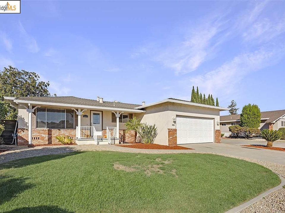 1st image of 1515 Yosemite Dr