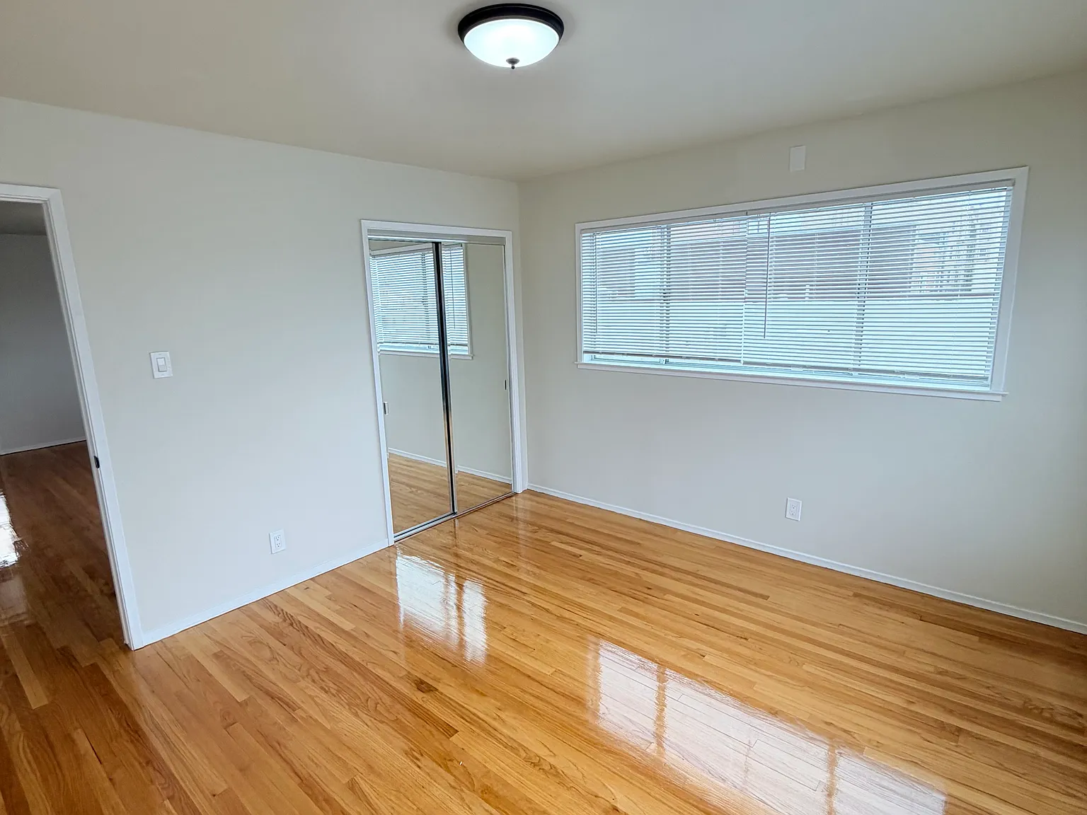 2 bed, 1000 sqft, $5,795 — Photo 4