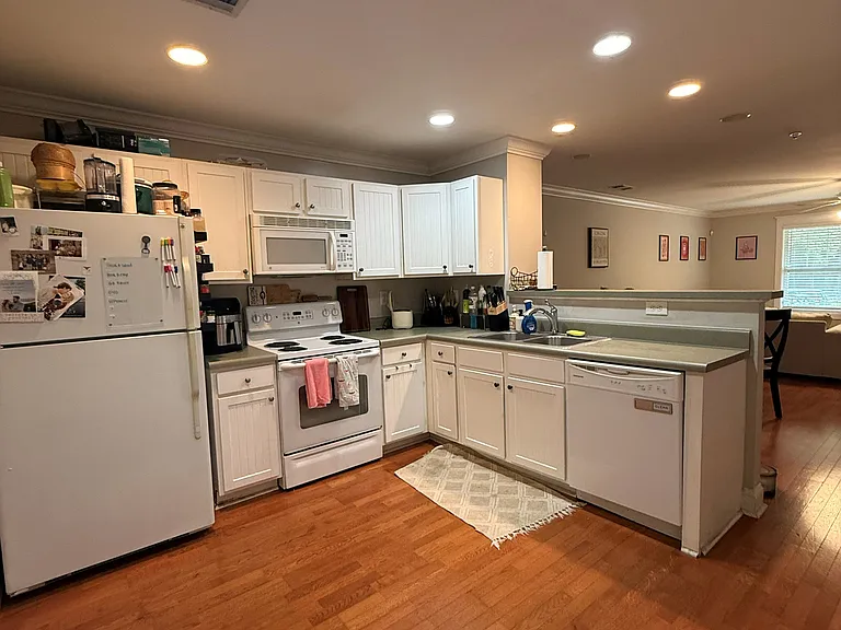 1035 Barnett Shoals Rd #712 — Photo 4