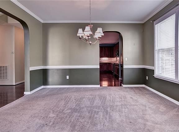 4th image of 707 Queensbury Ln