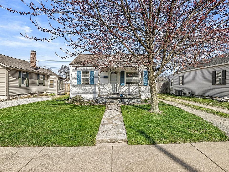 1st image of 1006 S Russell Ave