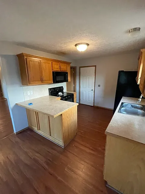 4 bed, 1318 sqft, $1,795 — Photo 4