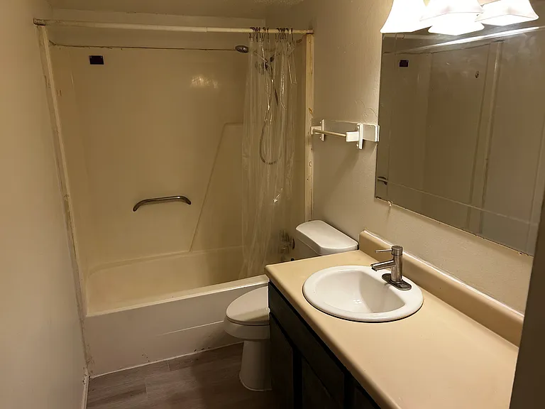 1100 SW 77th Pl — Photo 13