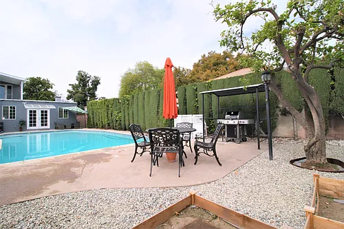 308 N Mission Dr Photo 1