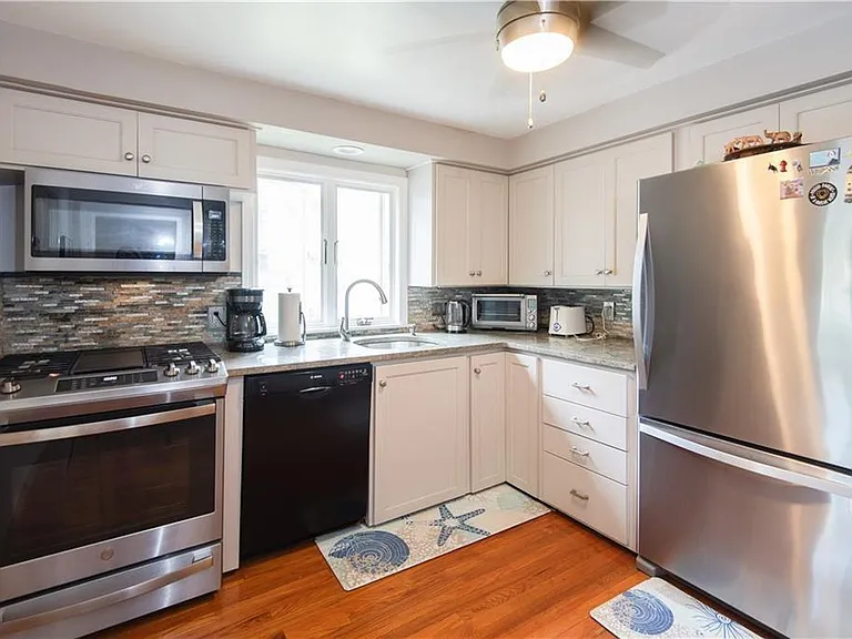8 Fenner Ave — Photo 10