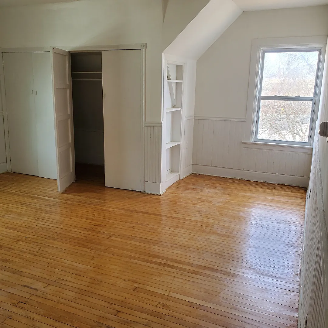 Studio, 400 sqft, $950 — Photo 1