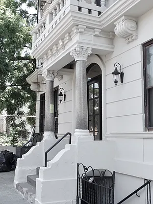 Rented by Albert Attias, LREB | media 9