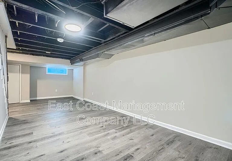 2408 Llewelyn Ave — Photo 23