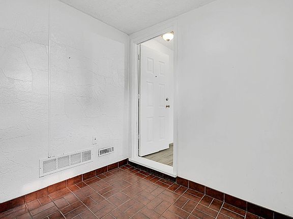 4th image of 3614 39th St NE