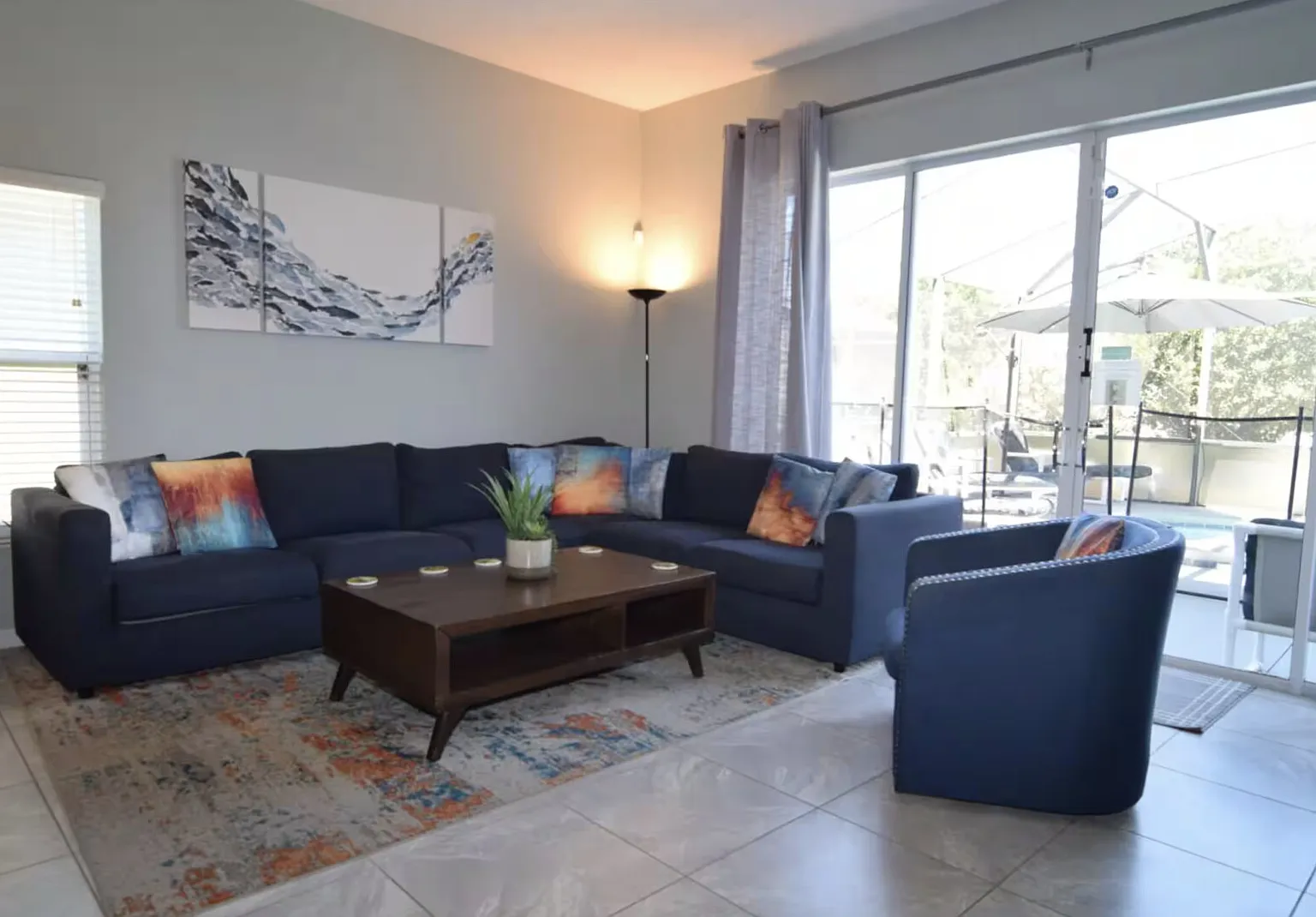 Great 5 Bedroom, Pool Home, Game Room, Disney 9 miles! — Photo 3