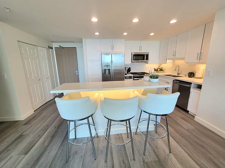 555 Front St #903 — Photo 6