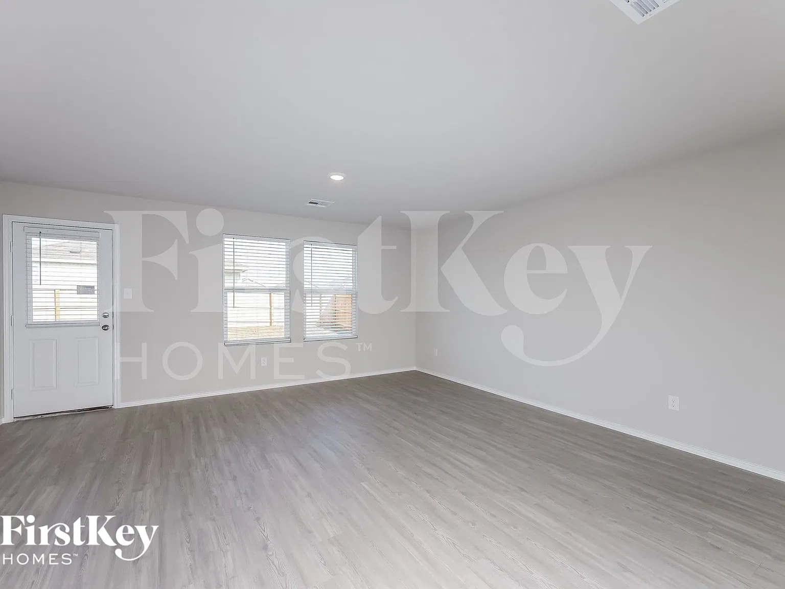4 bed, 2.0 bath, 1667 sqft, $1,740 — Photo 3