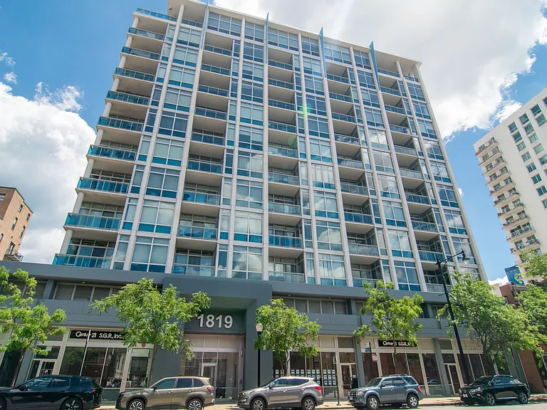 1819 S Michigan Ave #601 — Photo 1