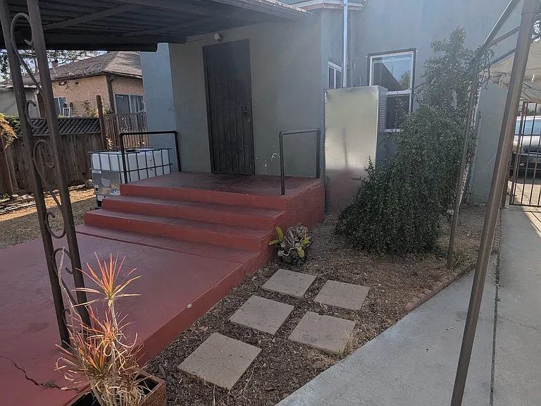 San Vincente Ave — Photo 18