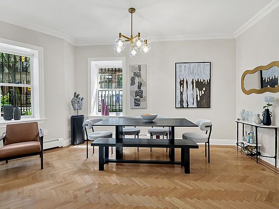 3rd image of 9 Mount Morris Park W Unit 1A