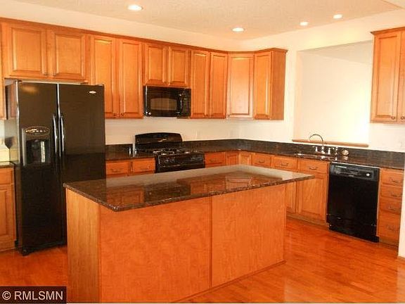 4th image of 1670 Village Trail E