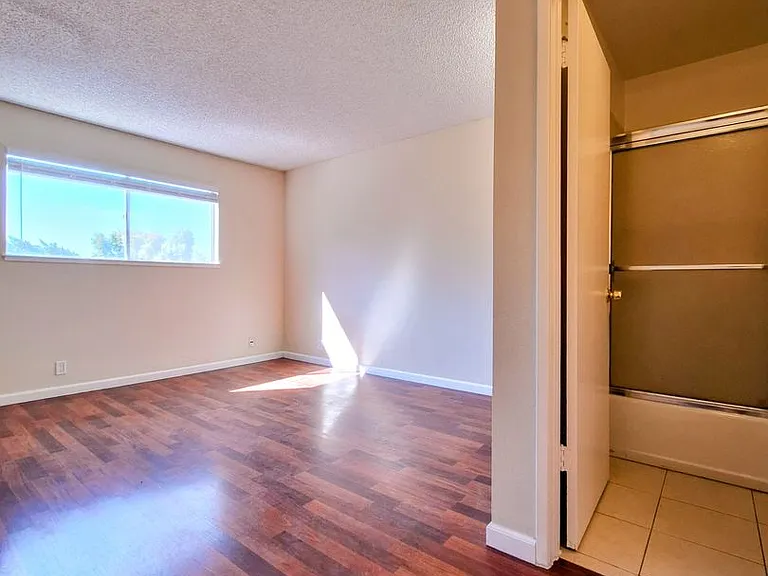 247 N Capitol Ave #243-7 — Photo 27