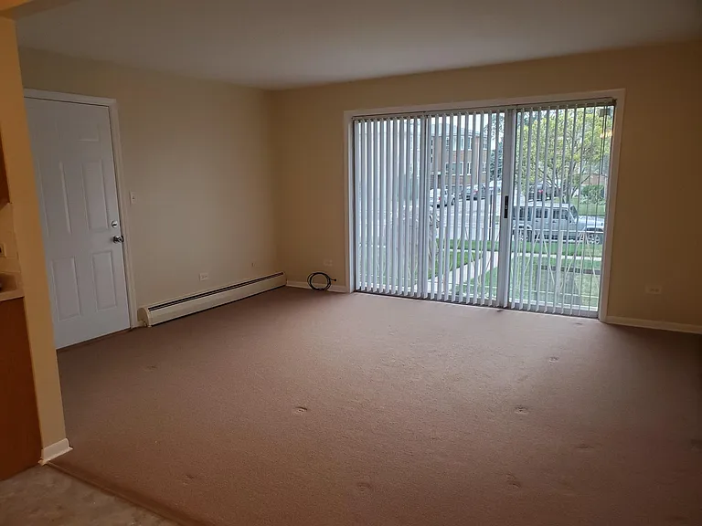 10512 Lyman Ave — Photo 2
