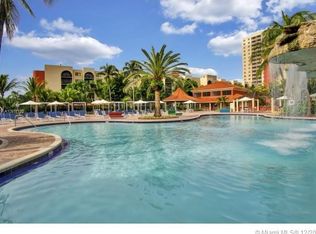 9621 Fontainebleau Blvd #412, Miami, FL 33172