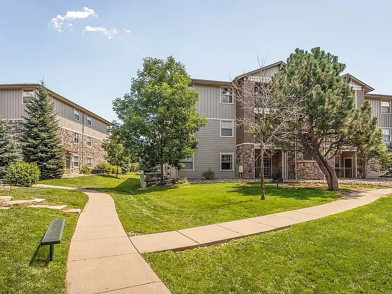 Shadow Mountain Apartments — Photo 9