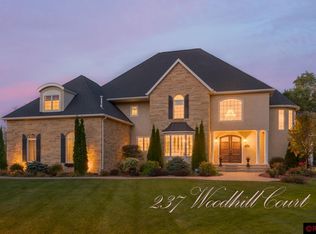 237 Woodhill Ct, Mankato, MN 56001