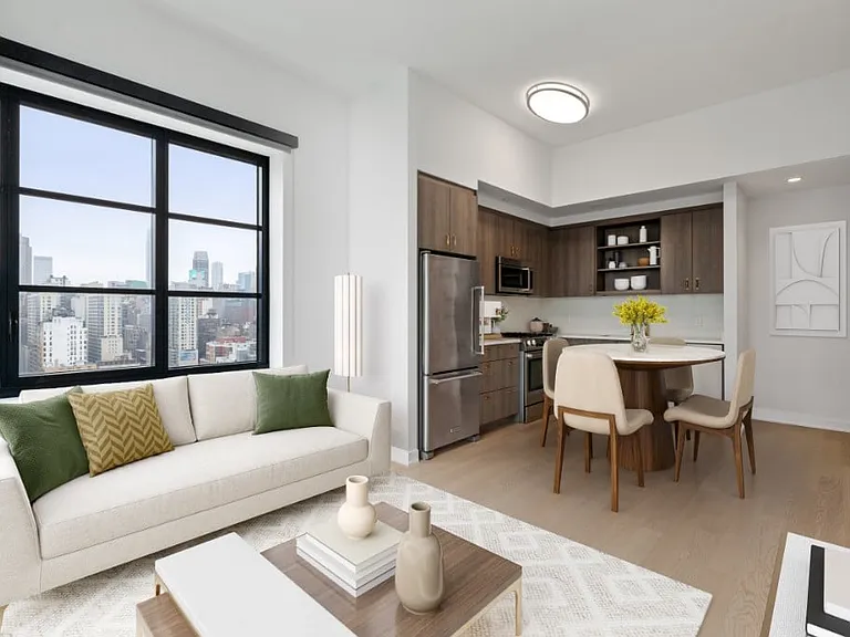 515 W 38th St #18J — Photo 2