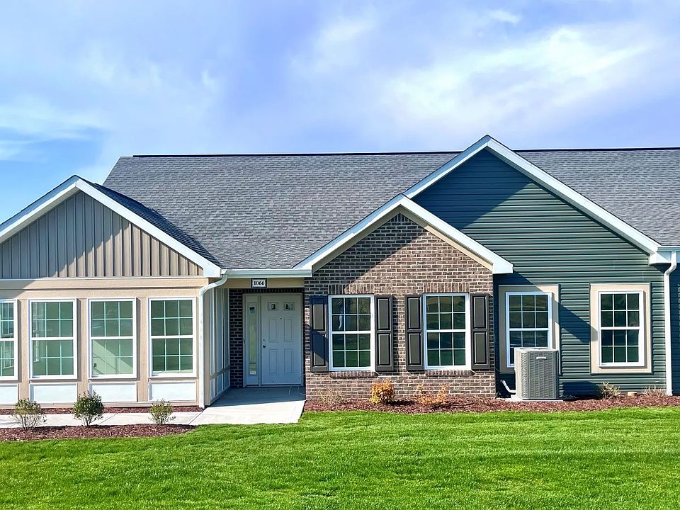 1st image of 1066 Autumn Woods Dr