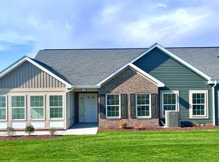 1066 Autumn Woods Dr, Evans City, PA