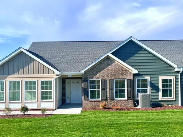 1066 Autumn Woods Dr, Evans City, PA 16033