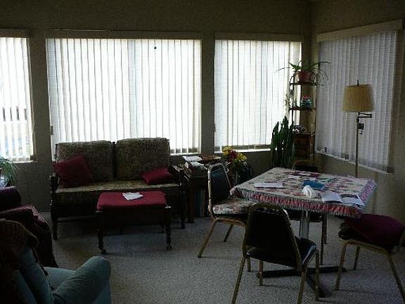 5th image of 18238 Murphy Cir