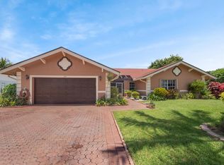 825 Windtree Way, Wellington, FL 33414