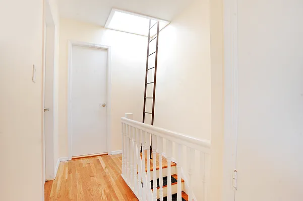 Rented by Kelly NYC LLC | media 2