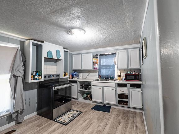 5th image of 809 N 7th St
