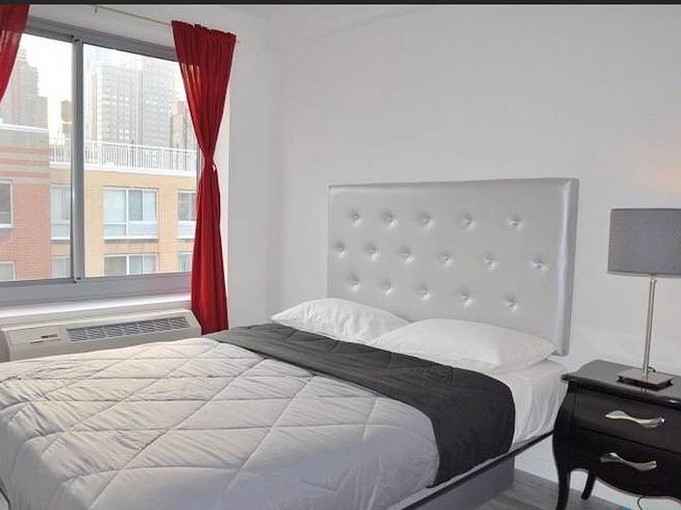 1st image of 521 W 48th St #6D