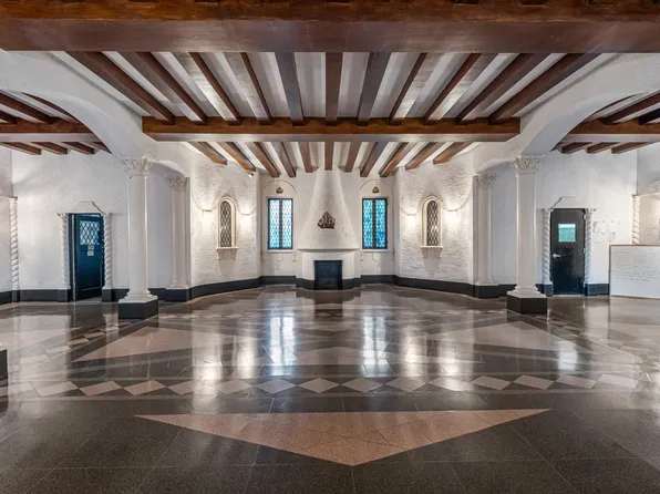 83-10 35th Avenue image 13 of 17