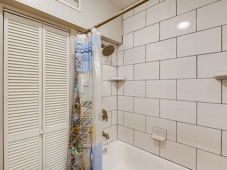 1127 S Hanover St — Photo 10