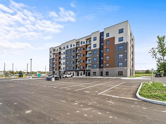 3rd image of 4785 Walker Rd #507