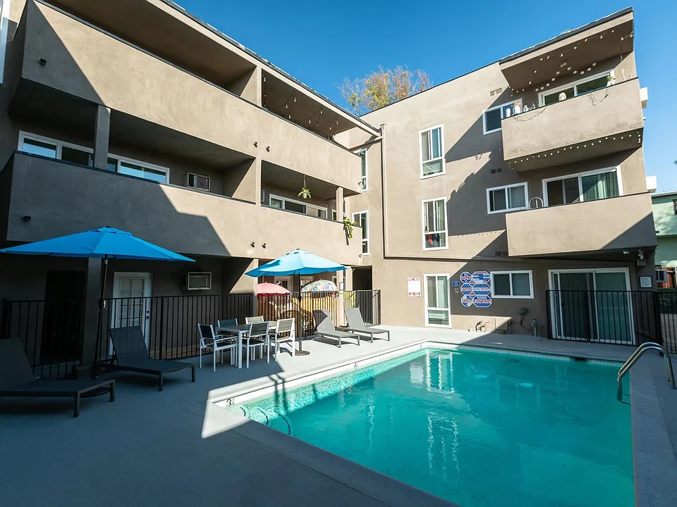 1944 Whitley Ave.